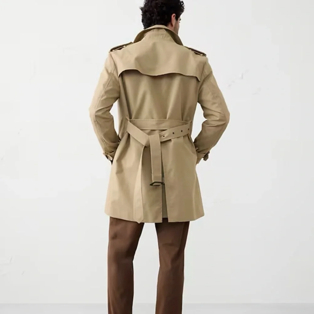 Banana Republic Men's Beige Trench Coat - Picture 5 of 8